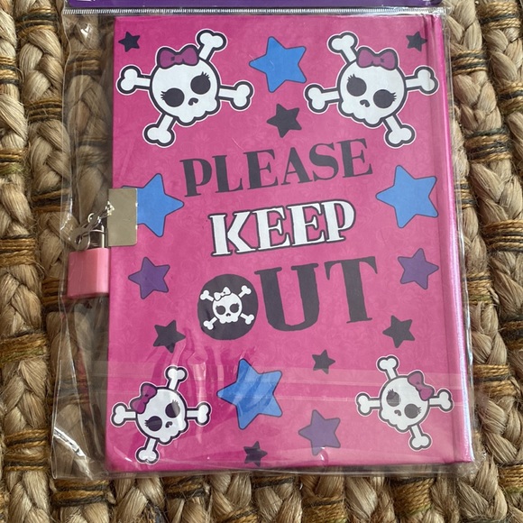 Please Keep Out Diary with Lock - Picture 2 of 6